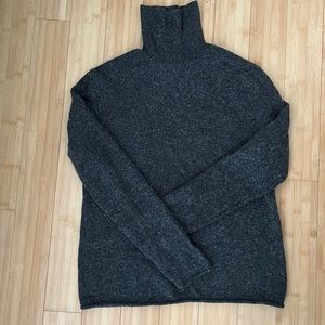 Banana Republic Men’s Cashmere Turtleneck
